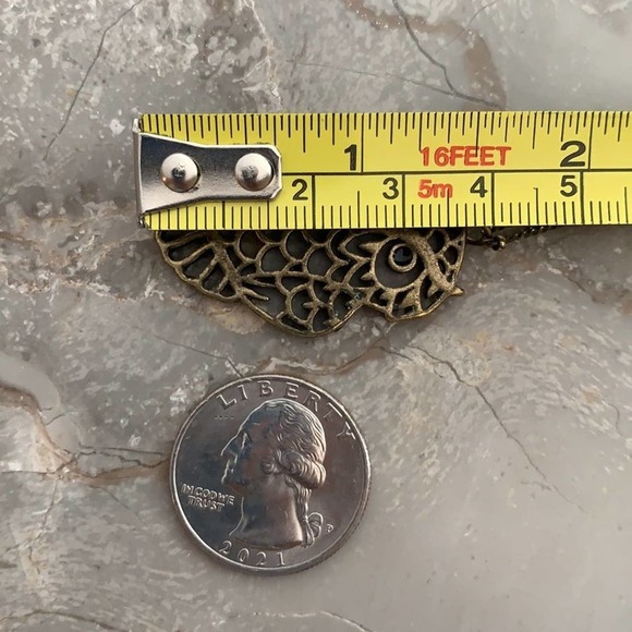 Elegant Gold Owl Pendant Necklace - Picture 4 of 4